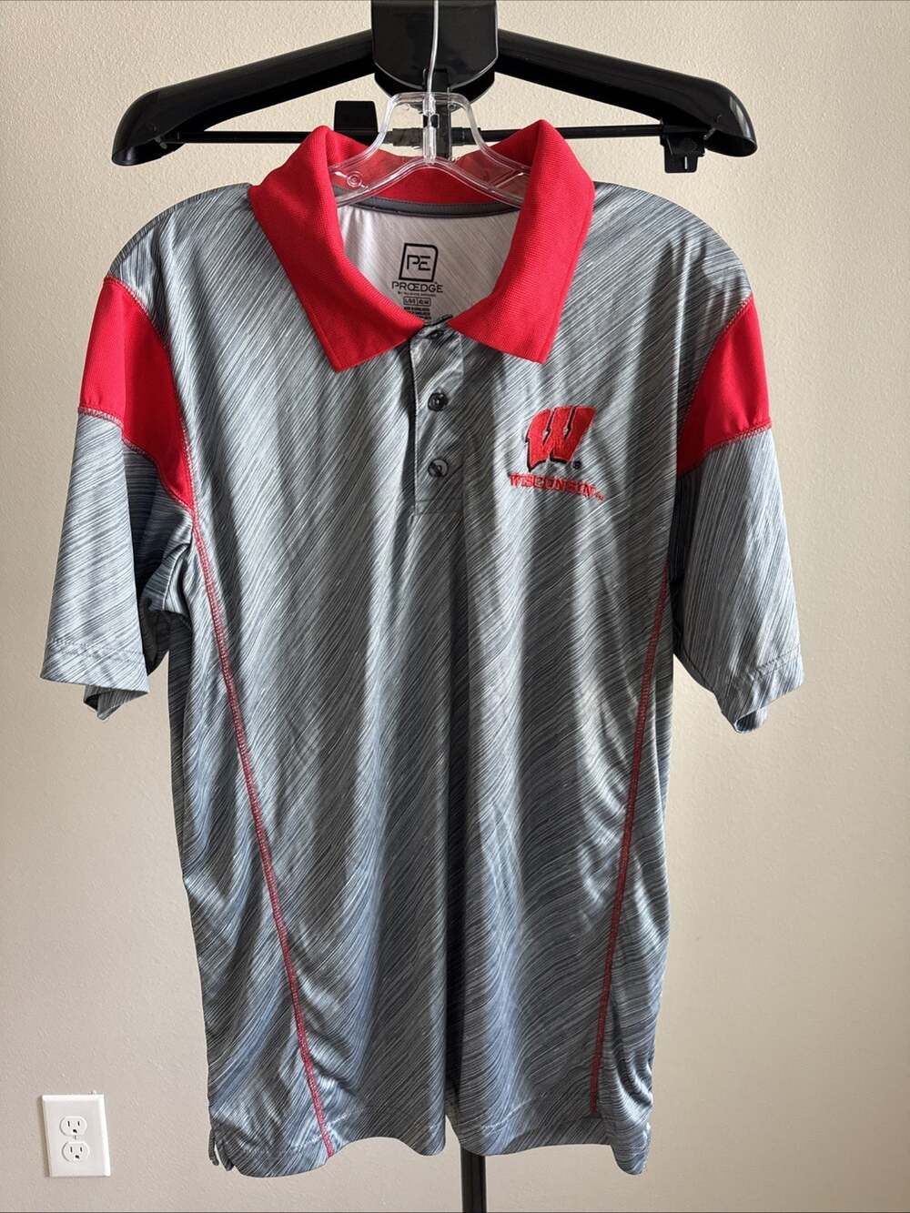 WISCONSIN BADGERS PROEDGE UW Logo Polo Shirt L Performance Top Short Sleeve